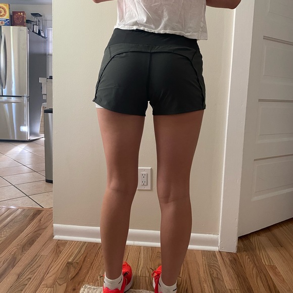 Lululemon Shorts Green - Picture 3 of 6